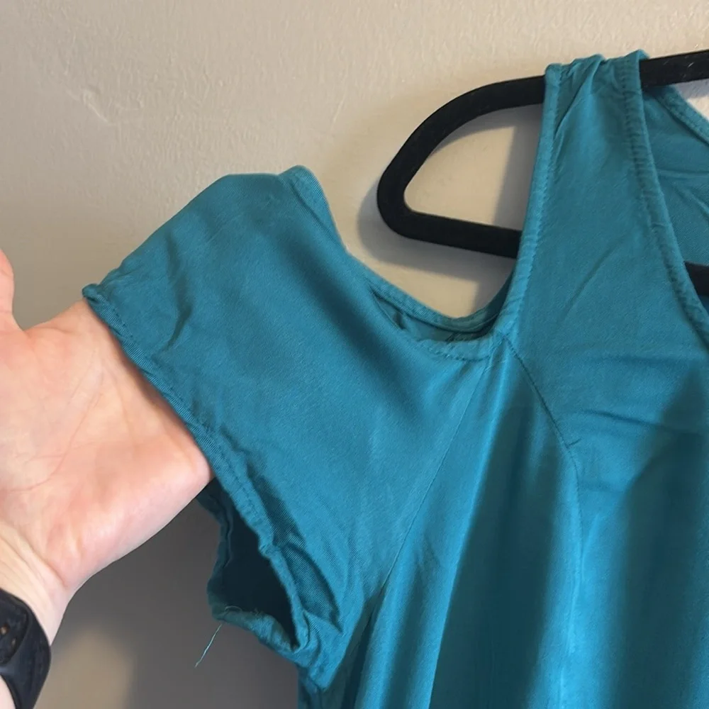 Torrid Mini Challis Turquoise Cold Shoulder Handkerchief Hem Dress, Size 1x - Picture 6 of 10